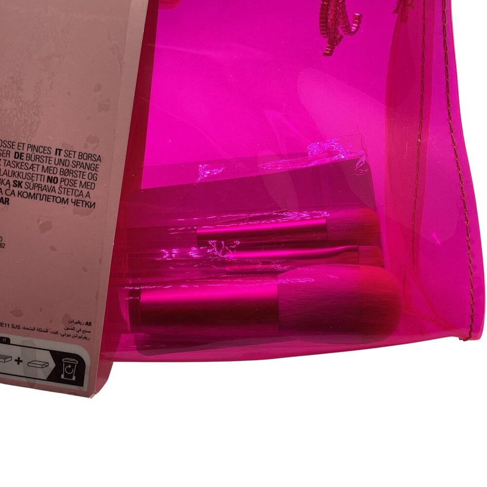 Makeup Revolution x Mean Girls Fetch Brush Set with Hair Clips and Bag - Picture 6 of 6